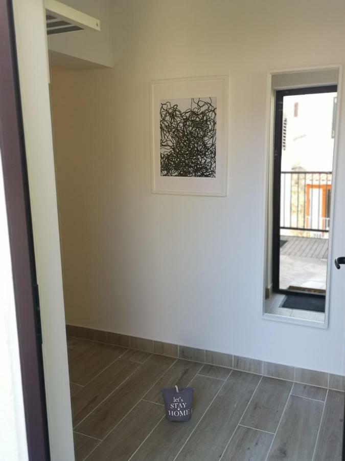 Apartman Studio Kod Ujevica Baška Voda Екстериор снимка