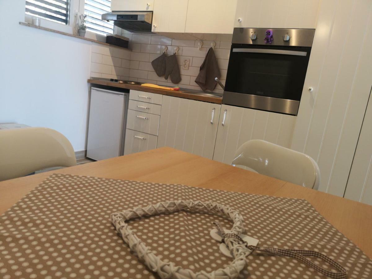 Apartman Studio Kod Ujevica Baška Voda Екстериор снимка